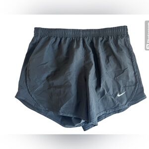 Nike GIRLS Dri-Fit Athletic Shorts Size Large (14 girls)